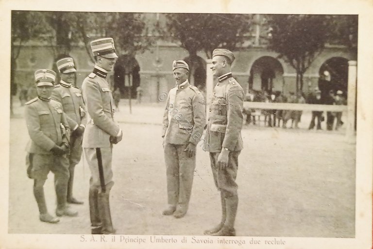 Cartolina - S.A.R. il Principe Umberto di Savoia interroga due …