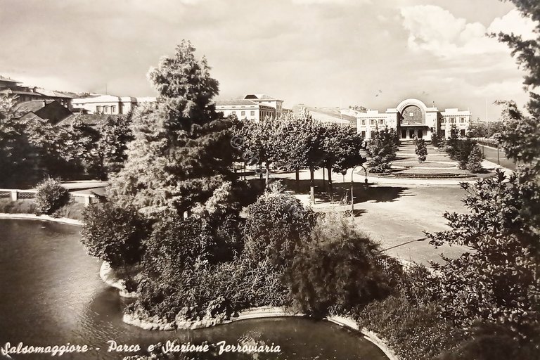 Cartolina - Salsomaggiore - Parco e Stazione ferroviaria - 1951