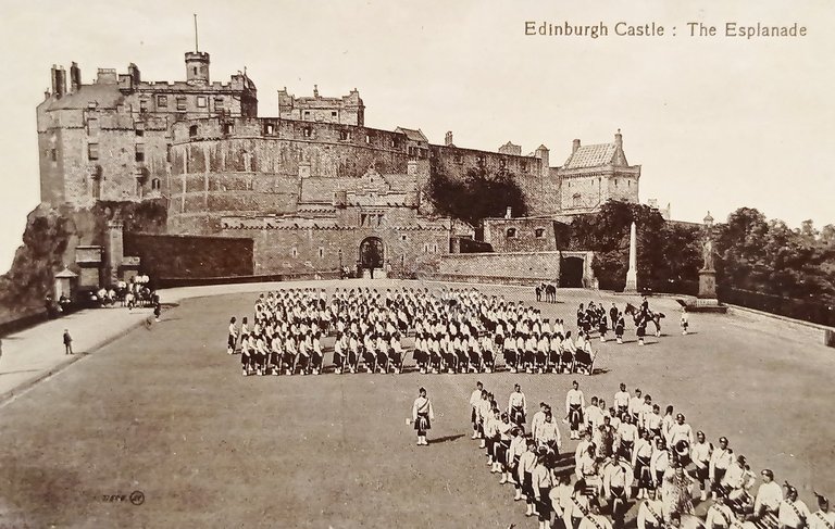 Cartolina - Scozia - Edinburgh Castle - The Esplanade - … | Immagine Gallery 2