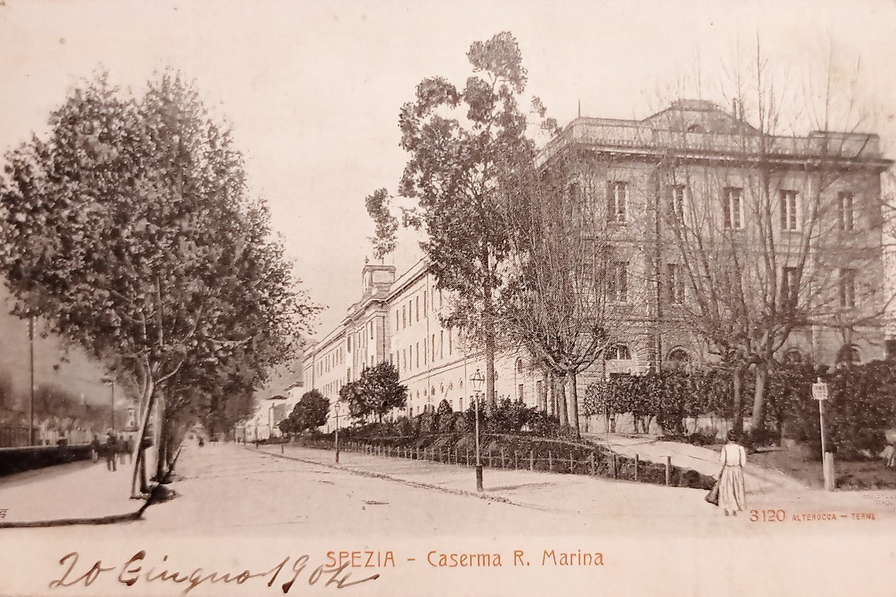 Cartolina - Spezia - Caserma R. Marina - 1904