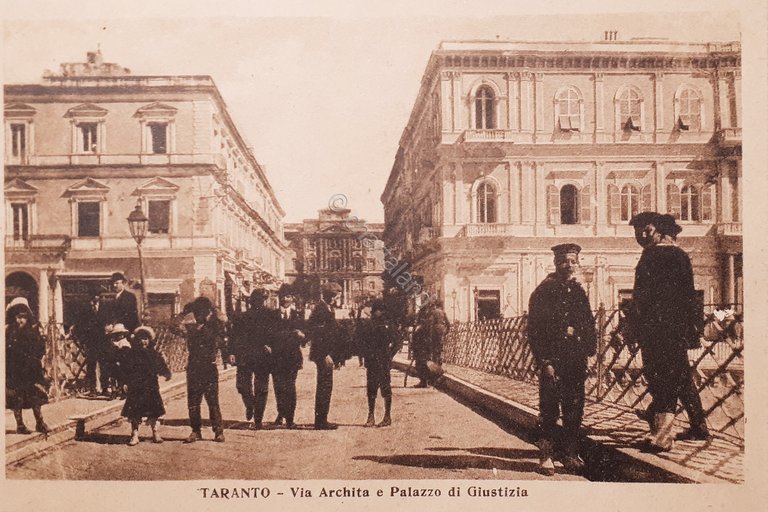 Cartolina - Taranto - Via Archita e Palazzo di Giustizia …