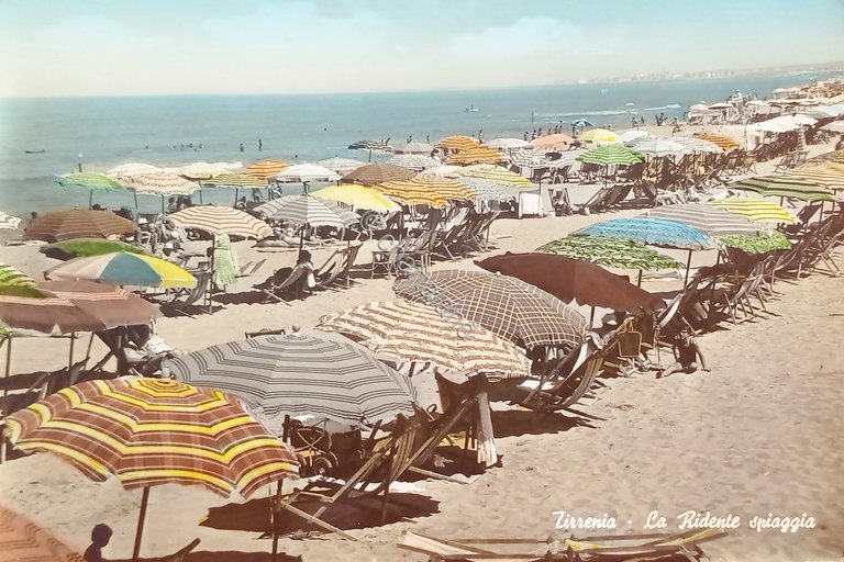 Cartolina - Tirrenia ( Pisa ) - La Ridente Spiaggia … | Immagine Gallery 4