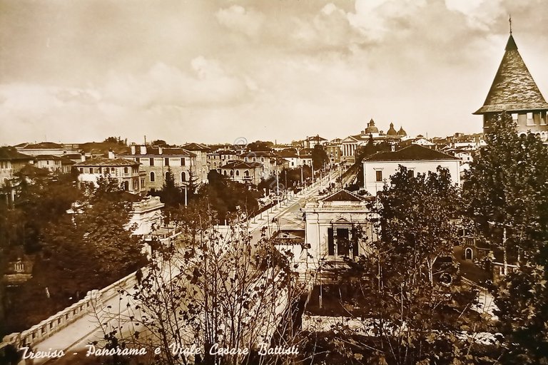 Cartolina - Treviso - Panorama e Viale Cesare Battisti - …