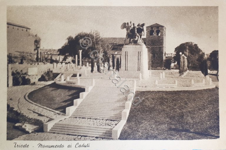 Cartolina - Trieste - Monumento ai Caduti - 1920 ca.