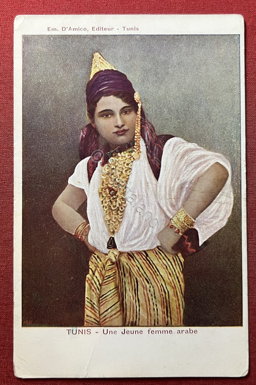 Cartolina - Tunis - Une Jeune femme arabe - 1920 …
