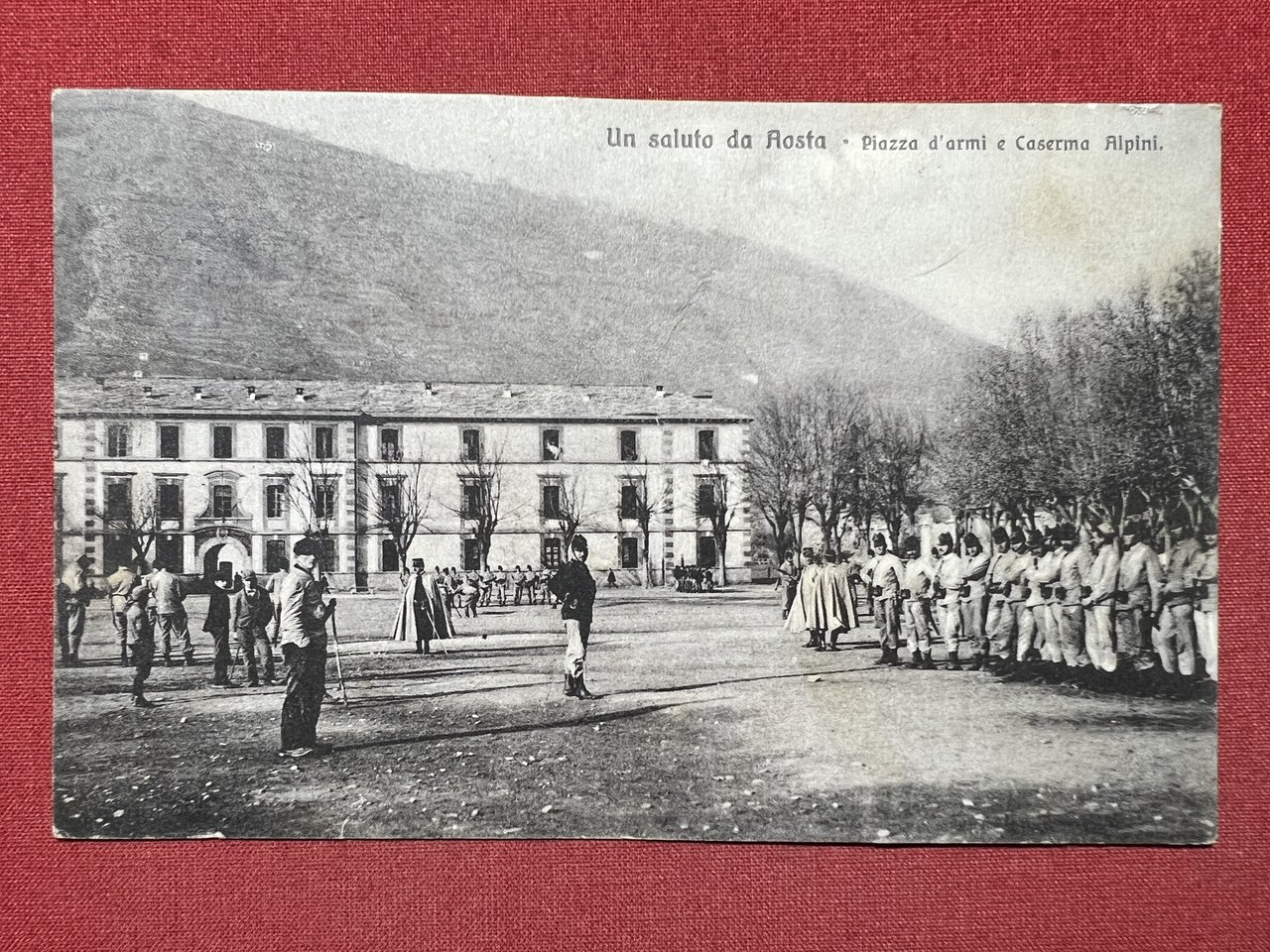 Cartolina - Un Saluto da Aosta - Piazza d'Armi e … | Immagine principale