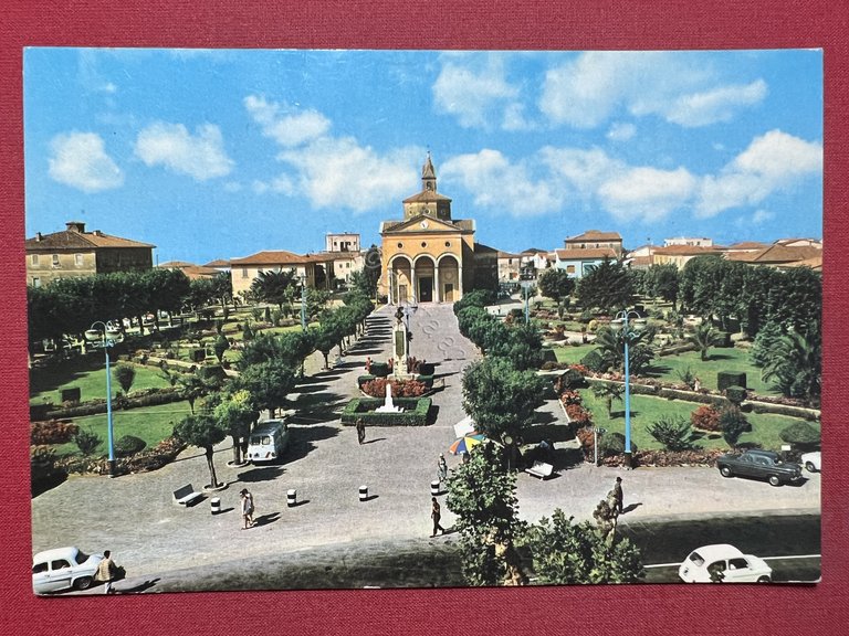 Cartolina - Vada ( Livorno ) - Piazza Garibaldi e …