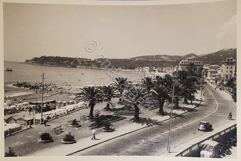 Cartolina - Varazze - Corso G. Matteotti - 1953