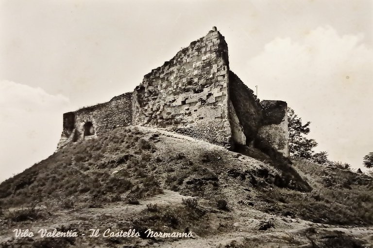 Cartolina - Vibo Valentia - Il Castello Normanno - 1960 …