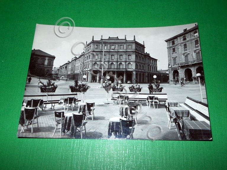 Cartolina Acqui - Piazza Italia - Albergo Nuove Terme 1949