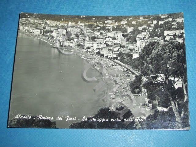 Cartolina Alassio - La spiaggia vista dall' alto 1957