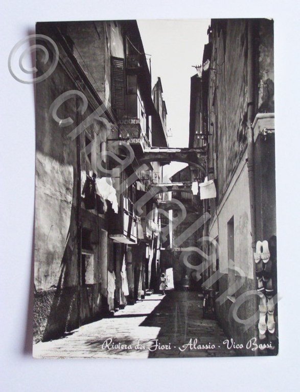 Cartolina Alassio - Vico Bassi 1960