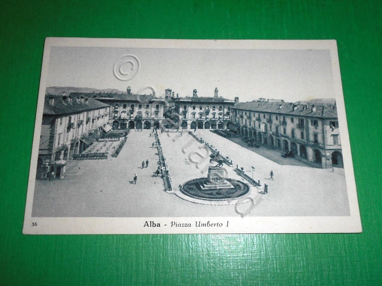 Cartolina Alba - Piazza Umberto I 1930 ca.