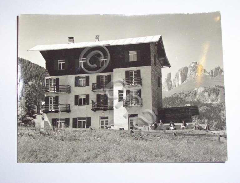Cartolina Alba di Canazei - Albergo Vittoria 1950 ca