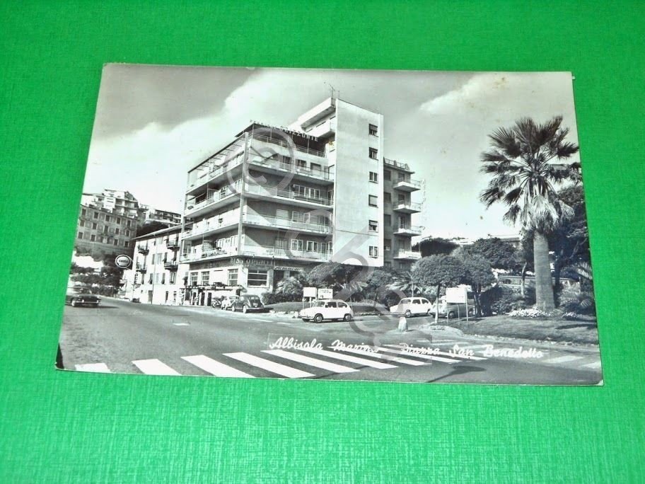 Cartolina Albisola Marina - Piazza San Benedetto 1971.