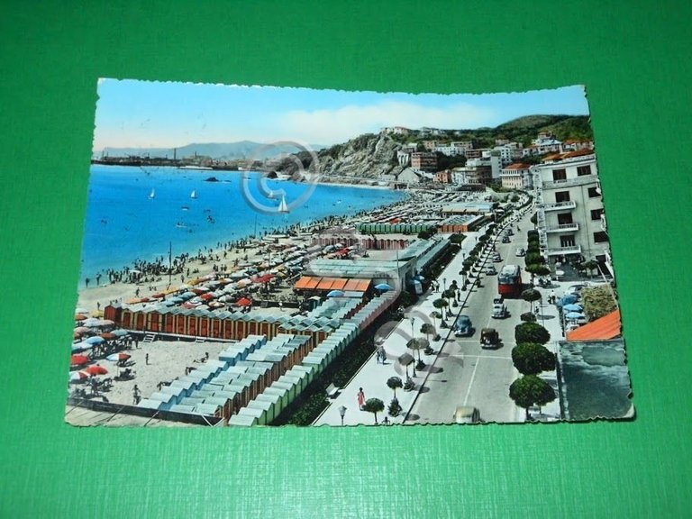 Cartolina Albissola - Stabilimenti balneari e passeggiata a mare 1958