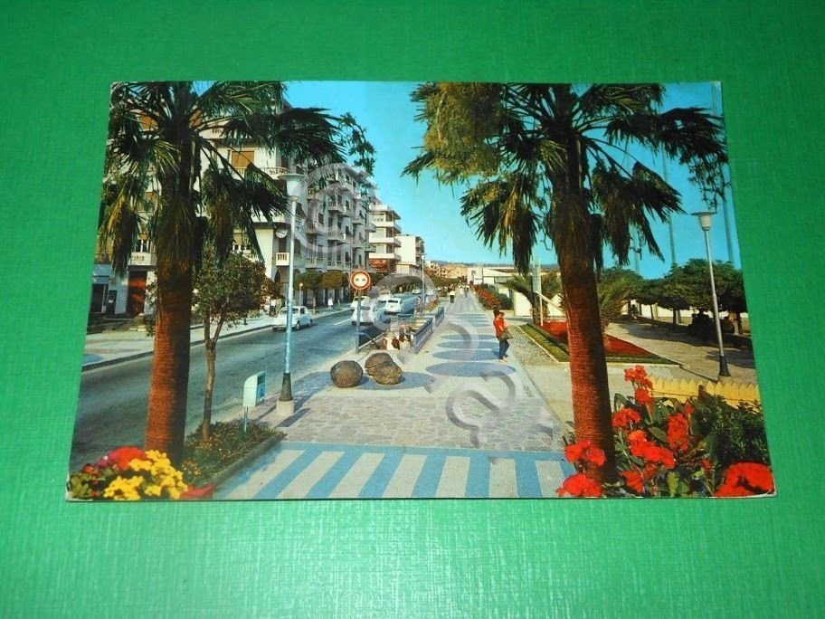 Cartolina Albissola Marina - Passeggiata degli Artisti 1973.