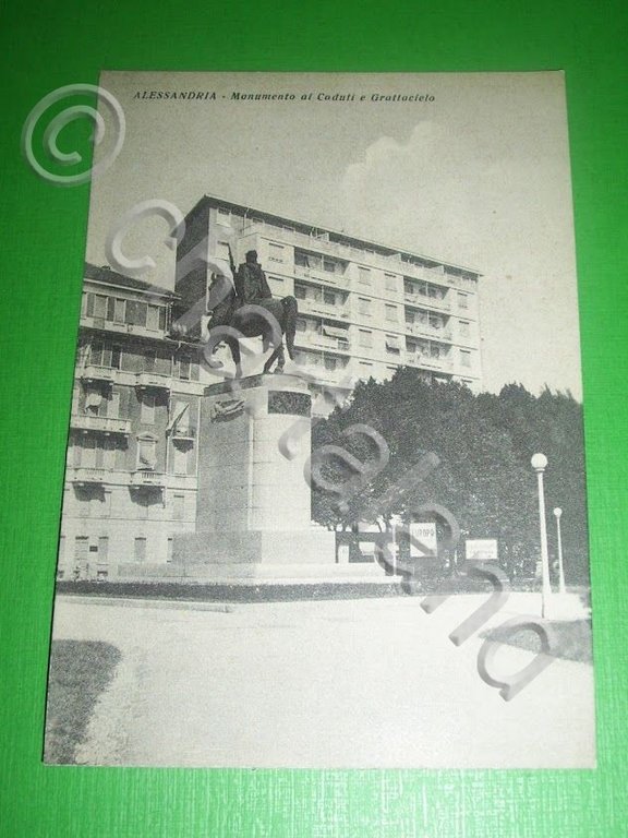 Cartolina Alessandria - Monumento ai Caduti e Grattacielo 1940 ca