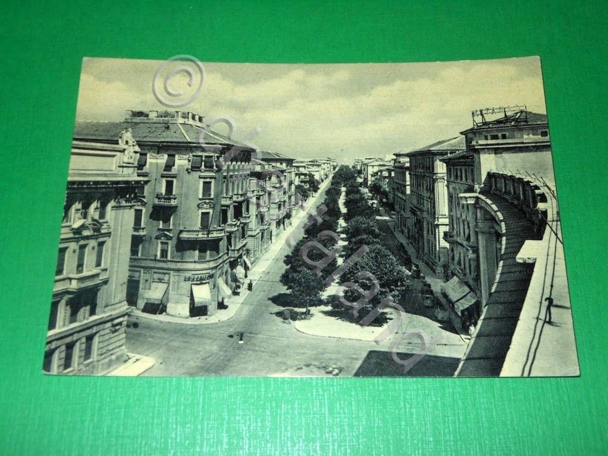 Cartolina Ancona - Viale della Vittoria 1955.