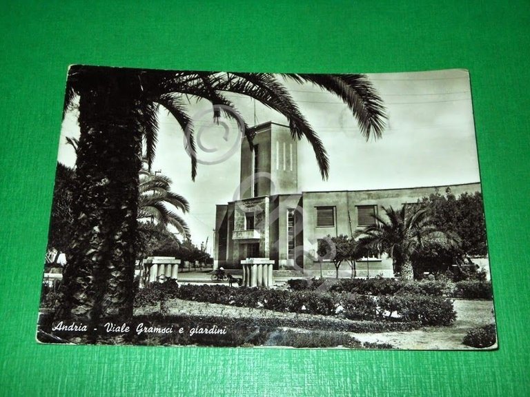 Cartolina Andria - Viale Gramsci e giardini 1960