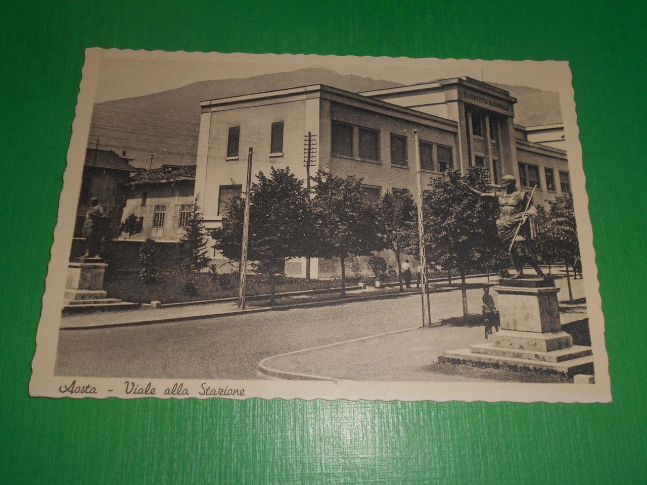 Cartolina Aosta - Viale alla Stazione 1940 ca.