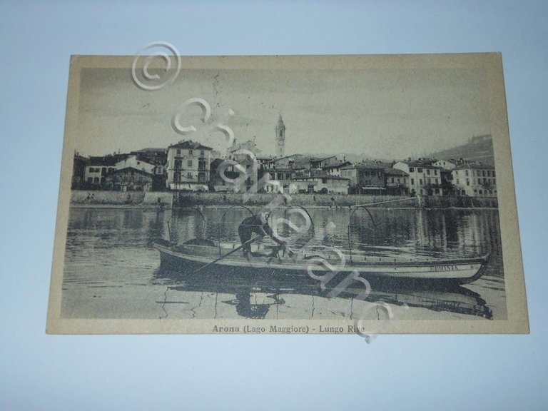 Cartolina Arona ( Lago Maggiore ) - Lungo Riva 1925.