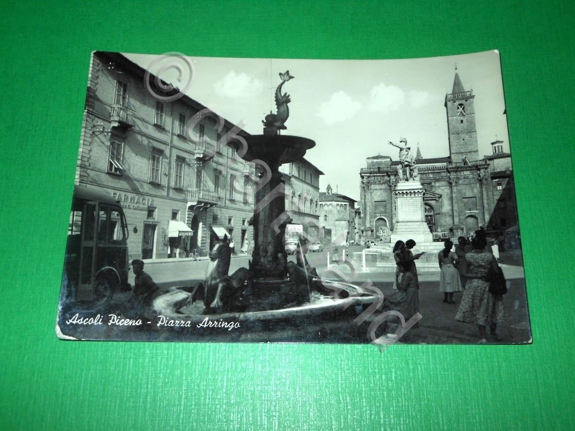 Cartolina Ascoli Piceno - Piazza Arringo 1958