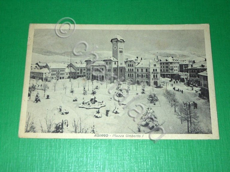 Cartolina Asiago - Piazza Umberto I 1935 ca