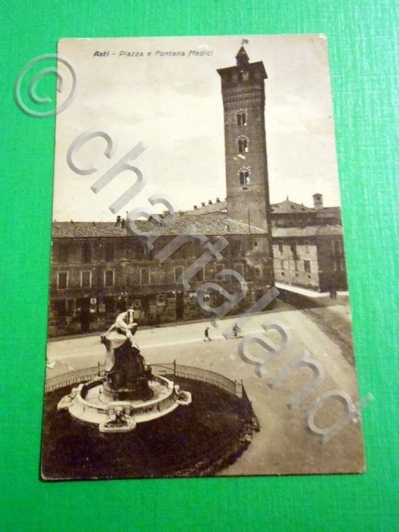 Cartolina Asti - Piazza e Fontana Medici 1930