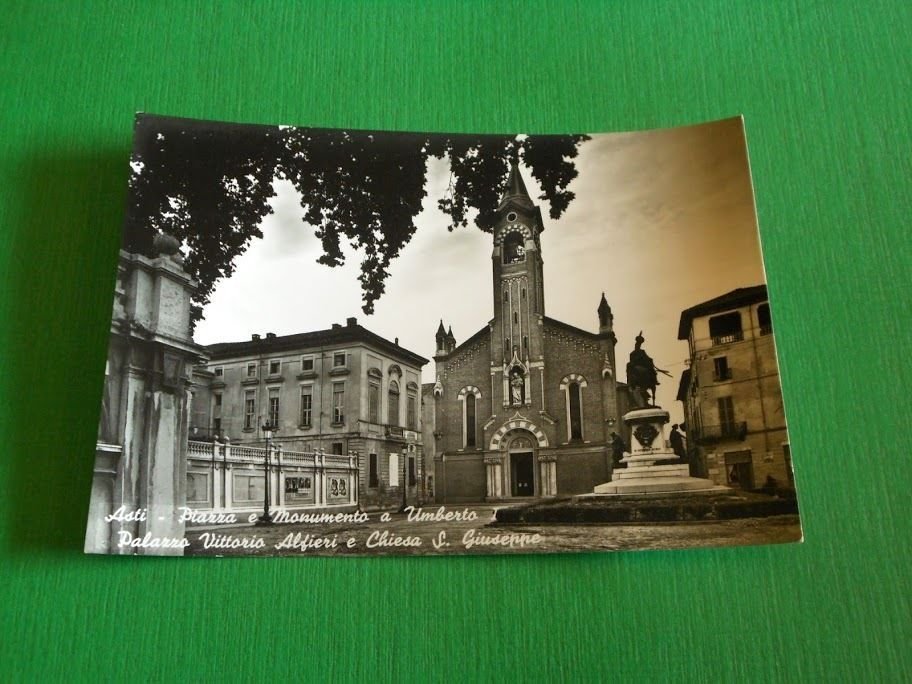 Cartolina Asti - Piazza e Monumento a Umberto I - …
