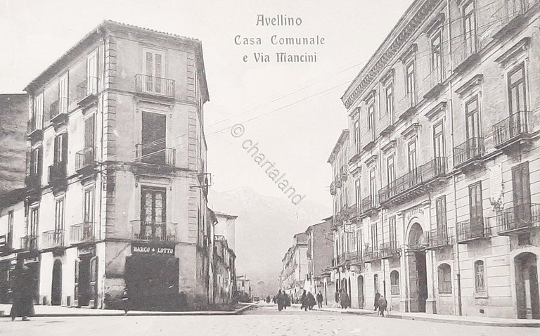 Cartolina Avellino - Casa Comunale e via Mancini - 1918