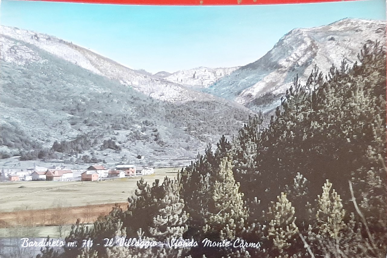 Cartolina Bardineto - Il Villaggio - Sfondo Monte Carmo - …