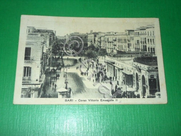 Cartolina Bari - Corso Vittorio Emanuele II 1931.