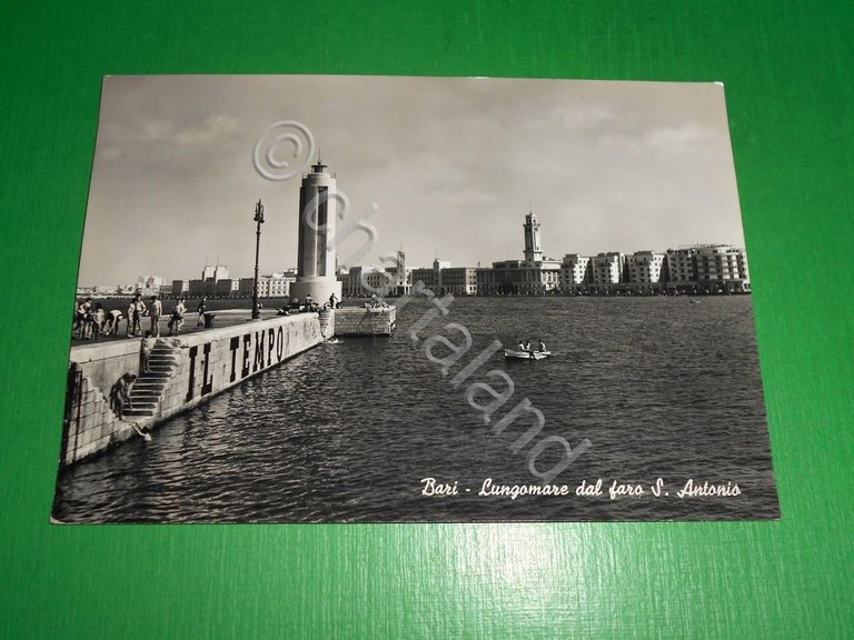 Cartolina Bari - Lungomare dal faro S. Antonio 1956.