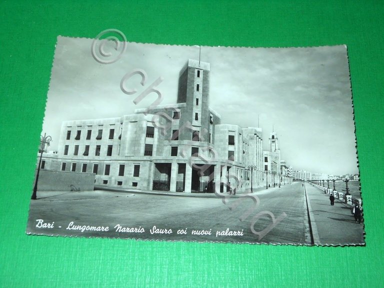 Cartolina Bari - Lungomare Nazario Sauro coi nuovi palazzi 1942
