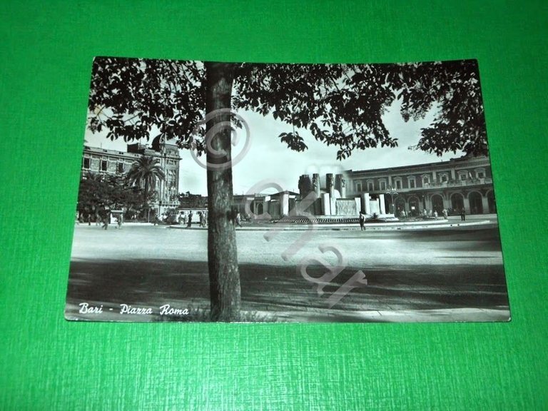 Cartolina Bari - Piazza Roma 1953