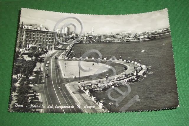 Cartolina Bari - Rotonda del lungomare Nazario Sauro 1957.