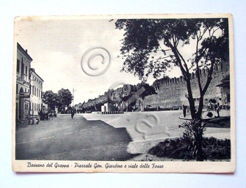 Cartolina Bassano del Grappa - Viale delle Fosse 1953.