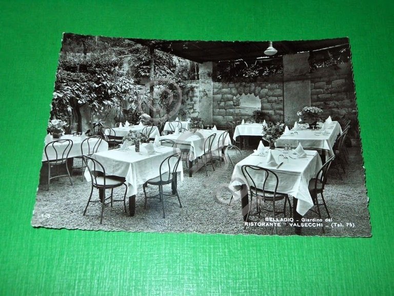 Cartolina Bellagio - Giardino nel Ristorante Valsecchi 1950 ca