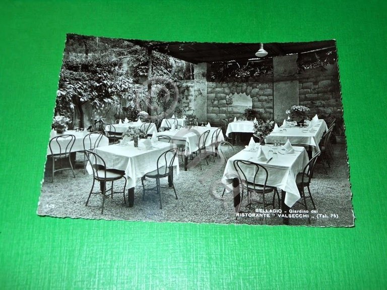 Cartolina Bellagio - Giardino nel Ristorante Valsecchi 1955 ca