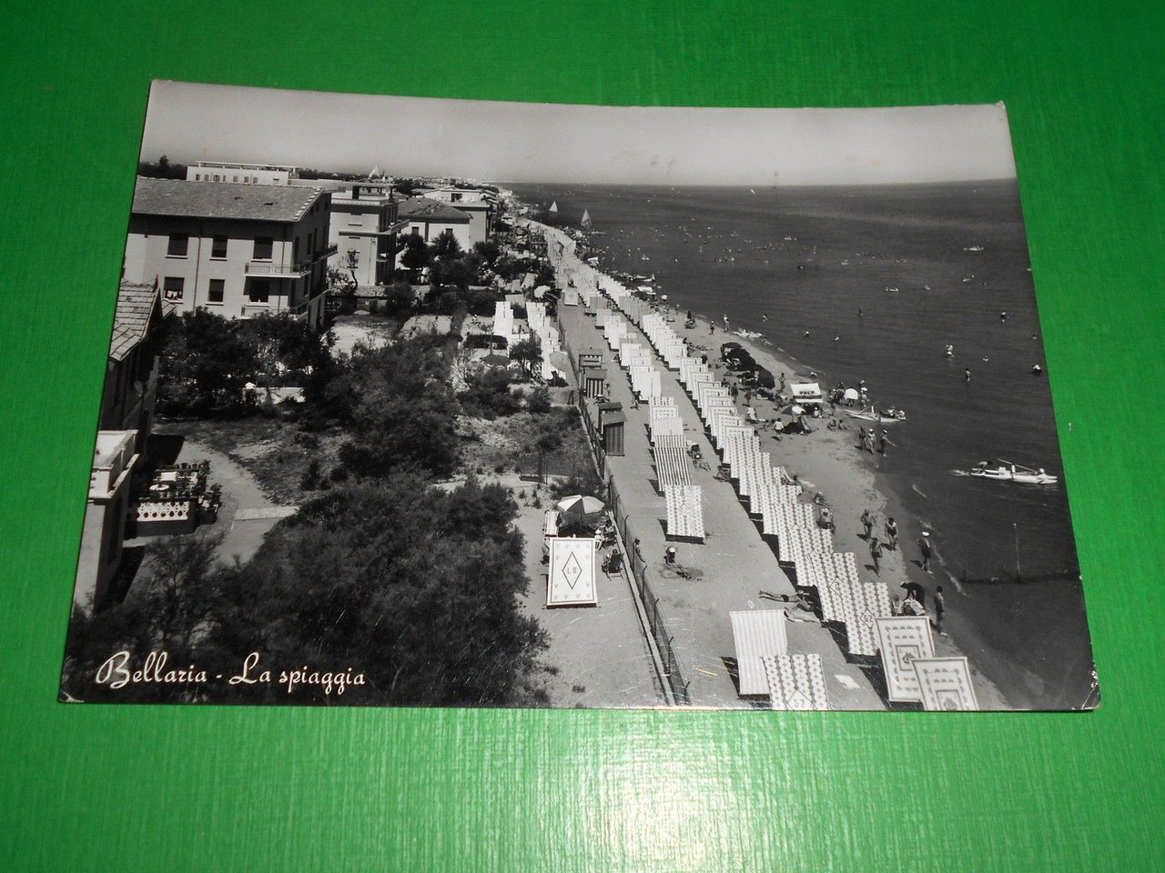 Cartolina Bellaria - La spiaggia 1958.