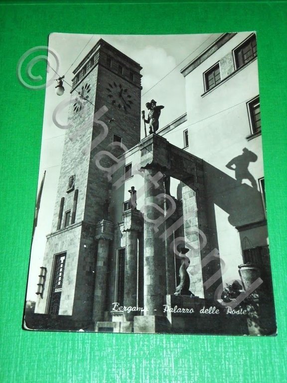 Cartolina Bergamo - Palazzo delle Poste 1952.