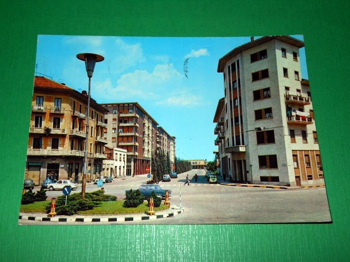Cartolina Biella - Piazza Adua , fondo Stazione 1972.