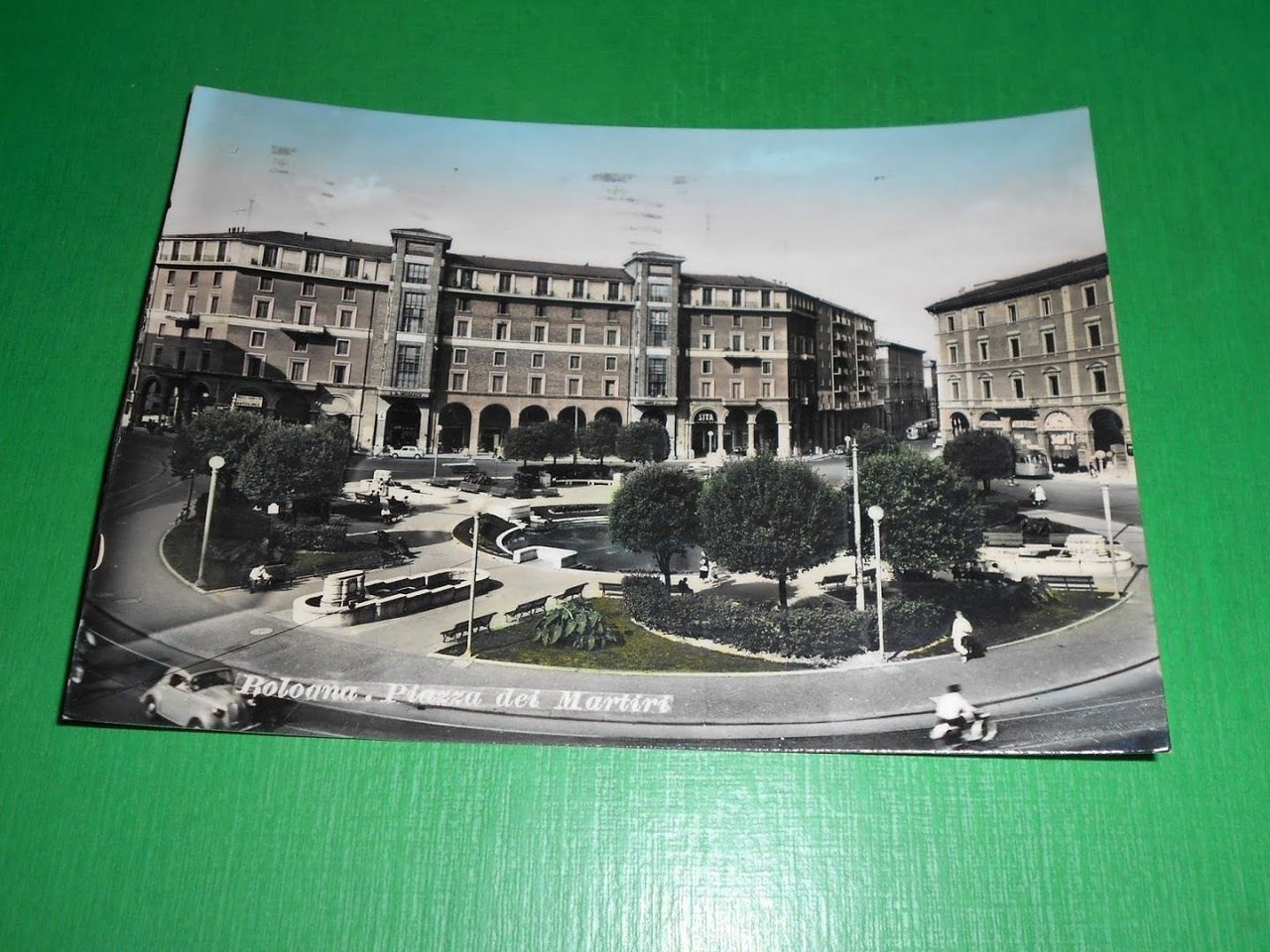 Cartolina Bologna - Piazza dei Martiri 1956.