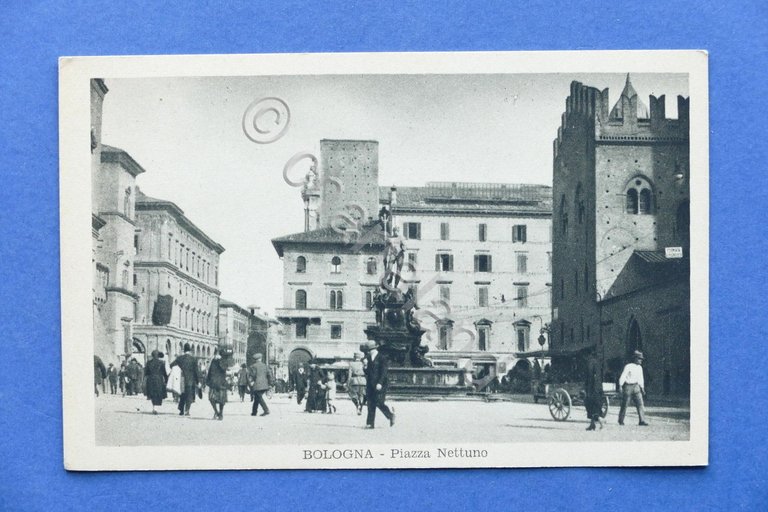 Cartolina Bologna - Piazza Nettuno - 1930 ca..