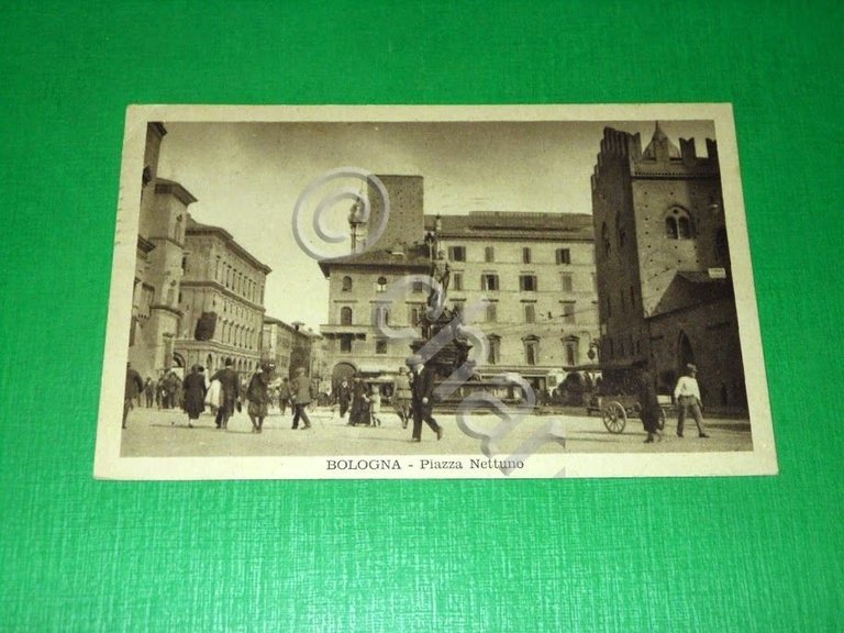 Cartolina Bologna - Piazza Nettuno 1932