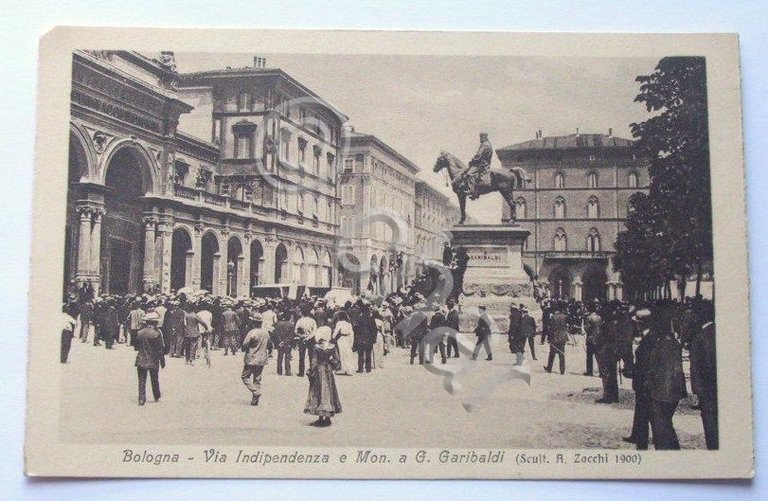 Cartolina Bologna Via Indipendenza e Mon Garibaldi 1940.