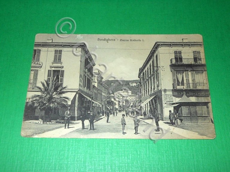 Cartolina Bordighera - Piazza Umberto I 1920 ca | Immagine Gallery 2