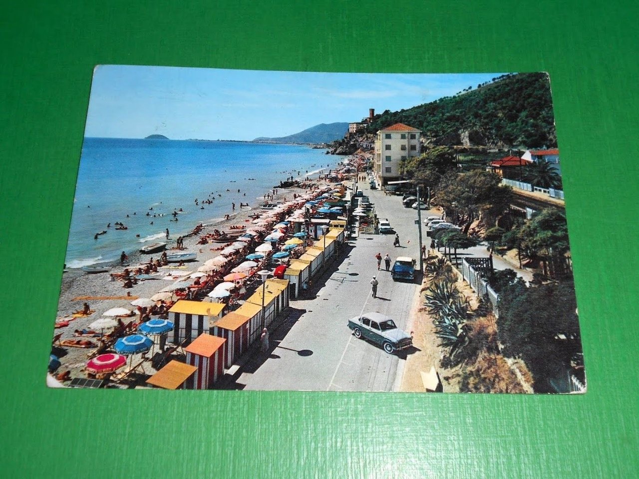 Cartolina Borghetto S. Spirito - Spiaggia di Ponente 1965.