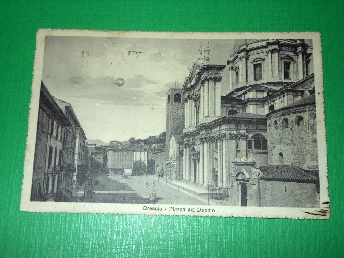 Cartolina Brescia - Piazza del Duomo 1926.